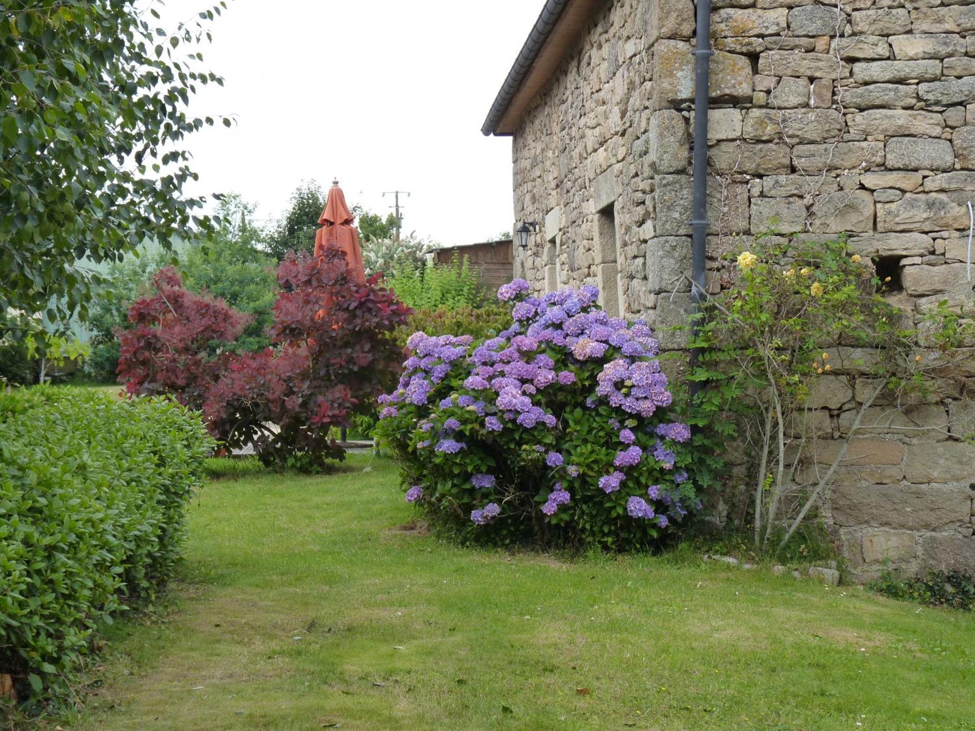 Gites De La Haie Plouegat-Moysan Exterior photo